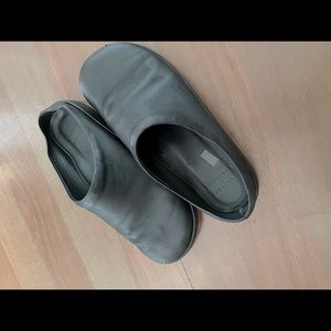 Lauren magoonian slip ons, black size 9